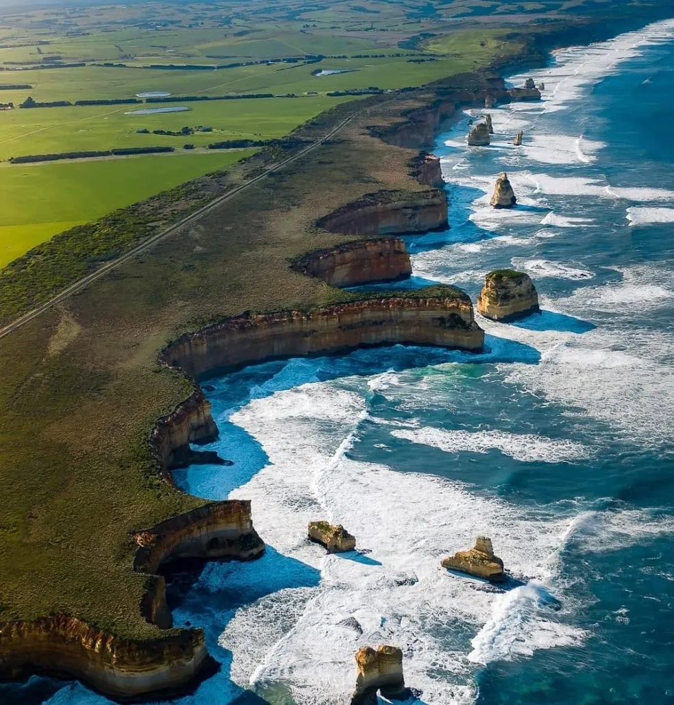 The 12 Apostles and the Great Ocean Walk